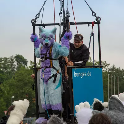 3B9C9202.jpg of cons/Fursuit-Bungeejumping-2014/